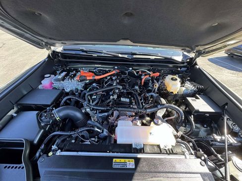 Used 2025 Toyota Tacoma Limited image 13