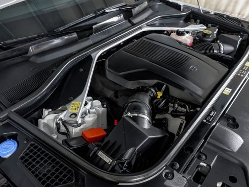 Used 2024 Land Rover Range Rover SE image 43