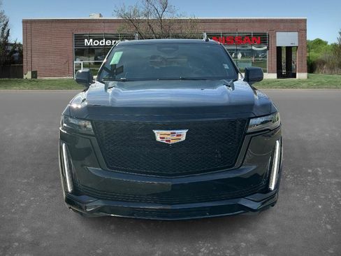 Used 2023 Cadillac Escalade ESV Sport image 6