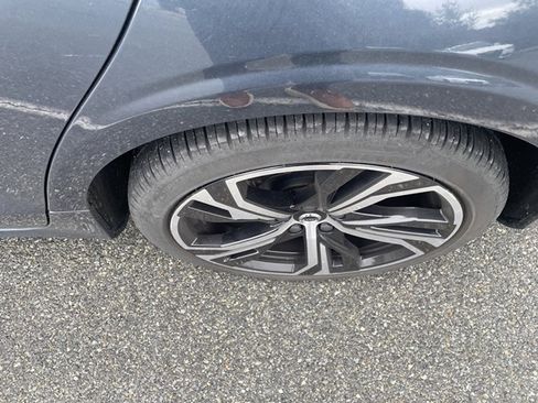 Used 2025 Volvo S60 B5 Core image 6