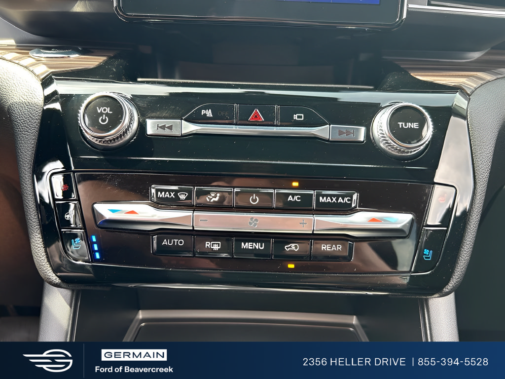 Used 2022 Ford Explorer Limited RWD image 12
