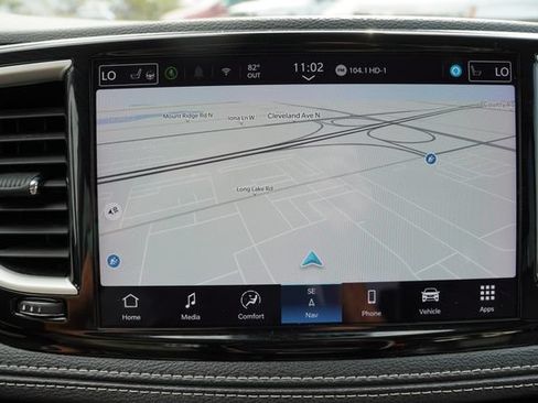 Used 2024 Chrysler Pacifica Limited FWD image 5