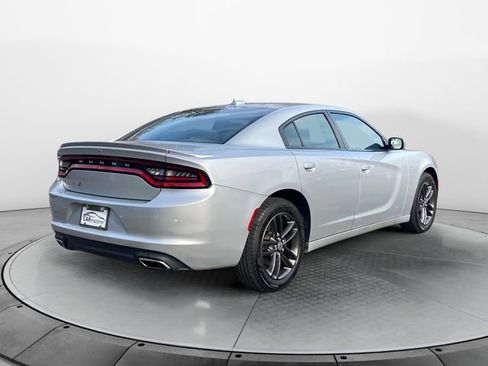 Used 2019 Dodge Charger SXT image 5