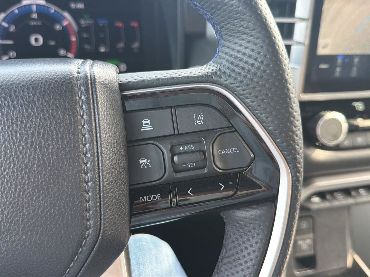 Certified 2025 Toyota Sequoia Platinum AWD/4WD image 35