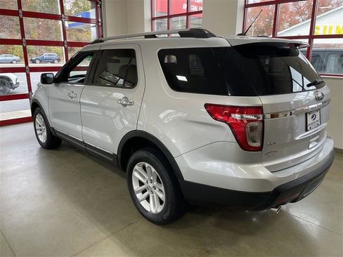 Used 2014 Ford Explorer XLT image 3