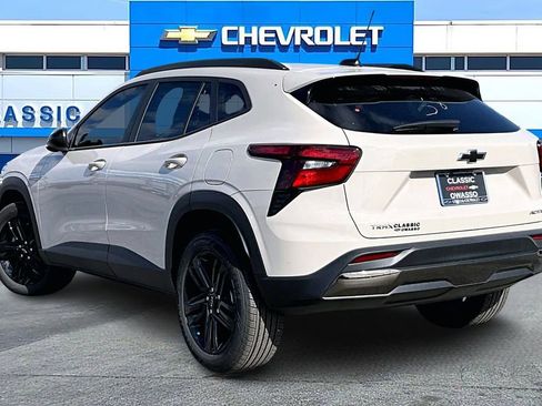 New 2026 Chevrolet Trax ACTIV image 3