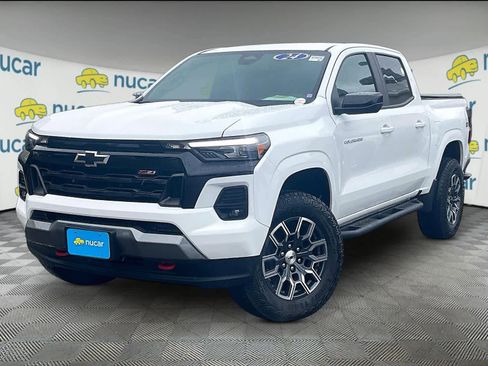 Used 2024 Chevrolet Colorado Z71 w/ Z71 Convenience Package 2 image 3