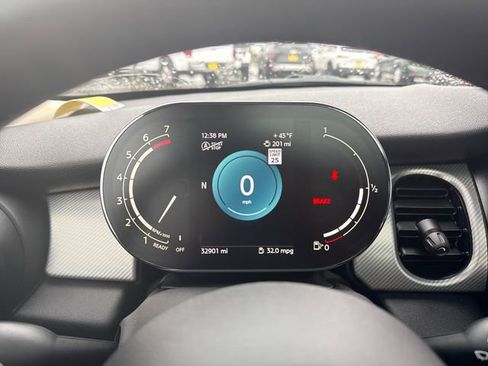 Used 2022 MINI Cooper 2-Door Hardtop image 22