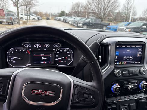Used 2020 GMC Sierra 1500 SLT image 13