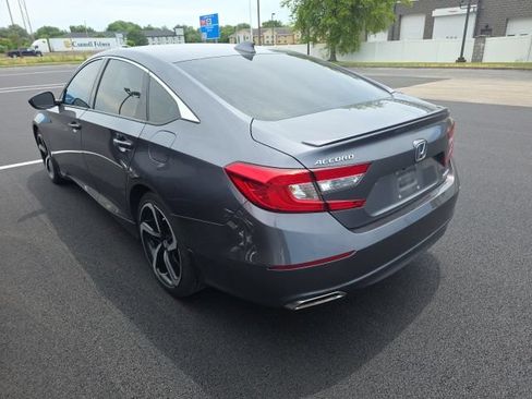 Used 2019 Honda Accord Sport image 2