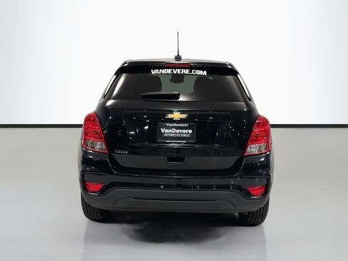 Used 2020 Chevrolet Trax LS w/ Tint and Cruise Package FWD image 9