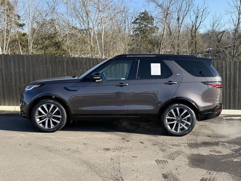 Certified 2025 Land Rover Discovery Dynamic SE image 2