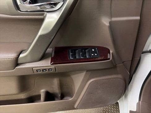 Used 2015 Lexus GX 460 Luxury w/ Preferred Accessory Package image 15