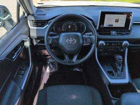 Used 2025 Toyota RAV4 XLE AWD/4WD image 15