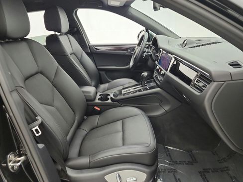 Used 2023 Porsche Macan AWD/4WD image 19