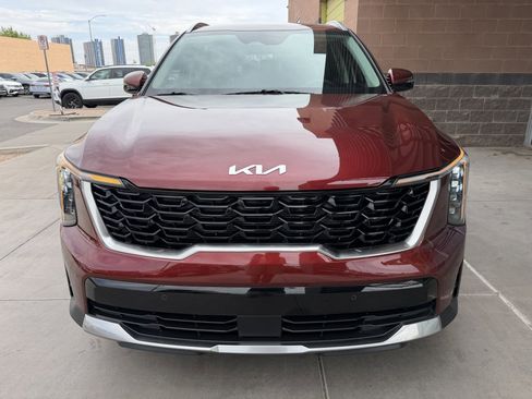 Used 2024 Kia Sorento S image 10