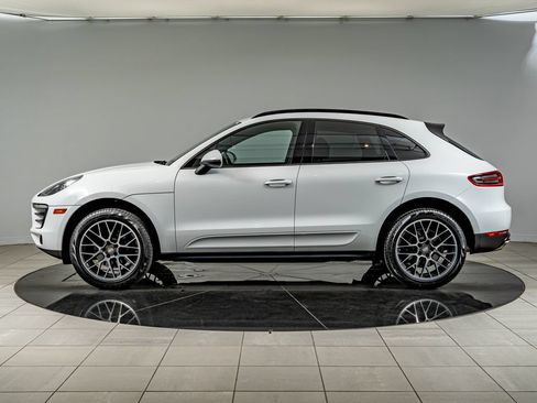 Used 2018 Porsche Macan AWD/4WD image 2