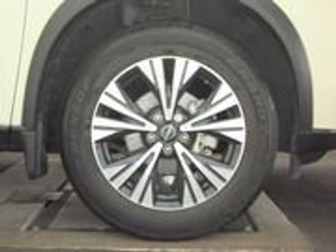 Used 2023 Nissan Rogue SV image 7