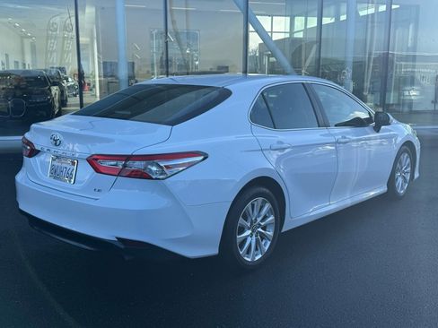 Used 2018 Toyota Camry LE w/ Convenience Package image 8