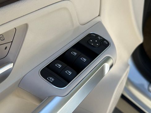New 2026 Mercedes-Benz GLB 250 image 16