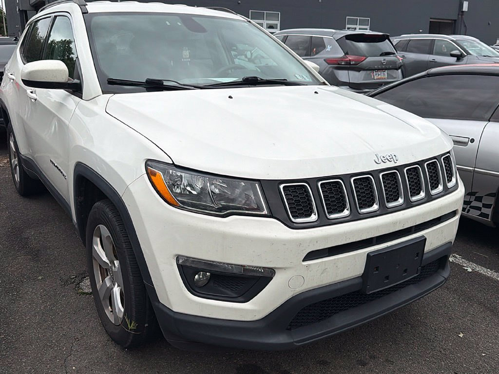 Used 2018 Jeep Compass Latitude AWD/4WD image 2