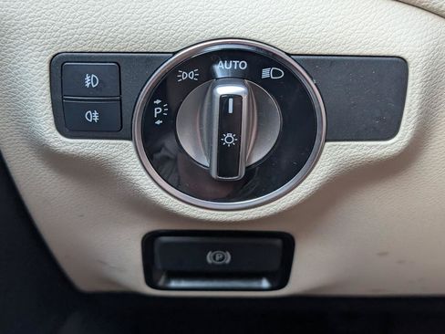 Used 2019 Mercedes-Benz GLA 250 w/ Premium Package image 12