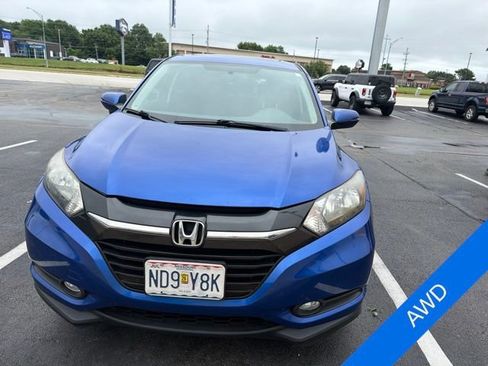 Used 2018 Honda HR-V EX image 2