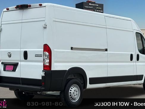 Used 2026 RAM ProMaster 2500 w/ Convenience Group FWD image 3