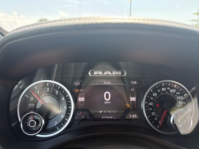 Used 2024 RAM 1500 Laramie RWD image 5