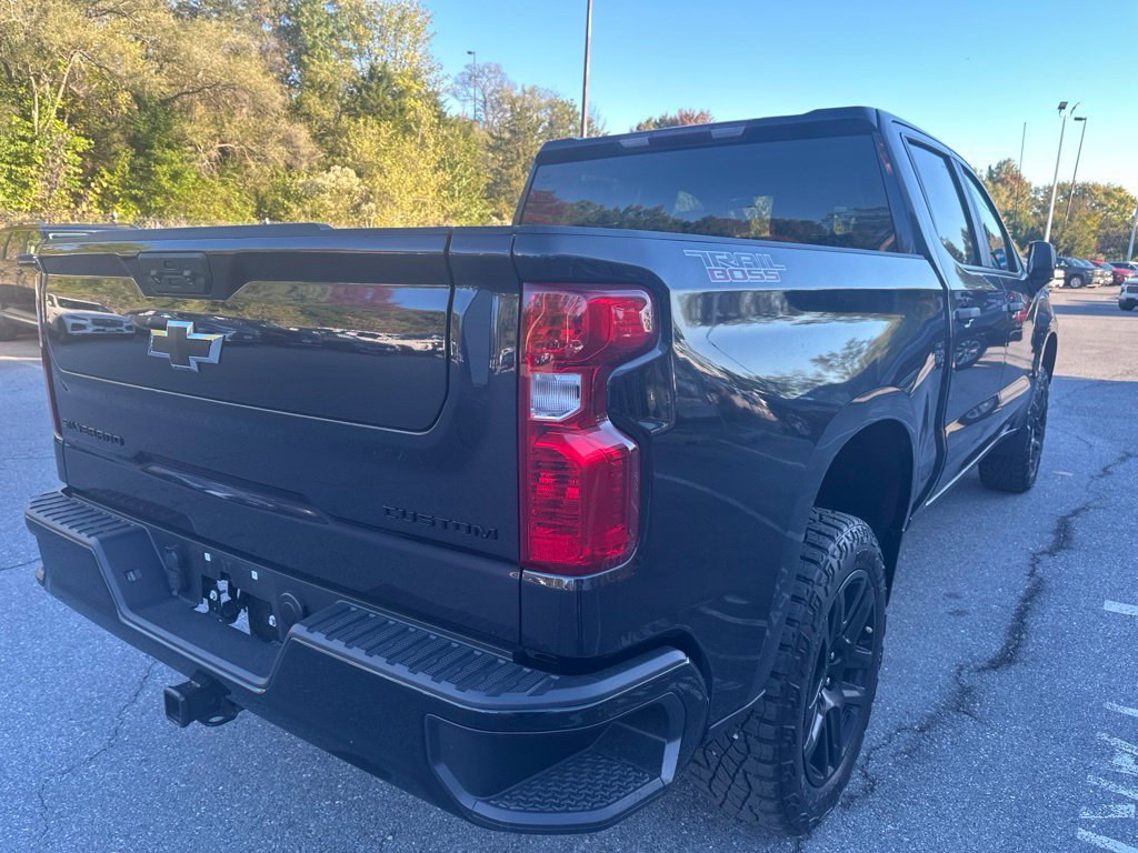 Certified 2023 Chevrolet Silverado 1500 Custom Trail Boss w/ LPO, Dark Essentials Package AWD/4WD image 5