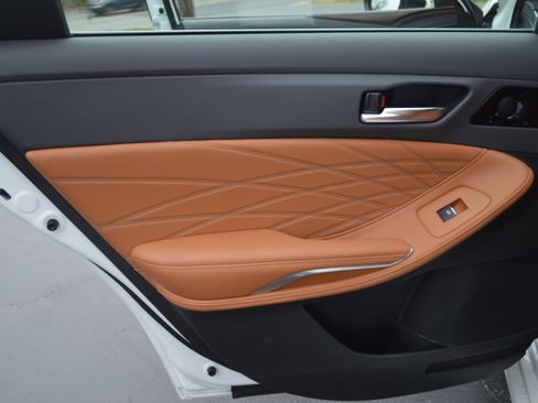 Used 2020 Toyota Avalon Limited w/ Advanced Safety Package image 28