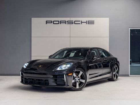 Used 2025 Porsche Panamera image 1
