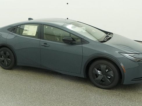 New 2026 Toyota Prius Plug-In Hybrid FWD image 12