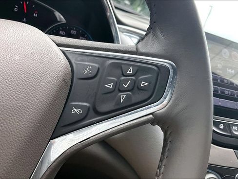 Used 2017 Chevrolet Malibu LT w/ Leather Package FWD image 13