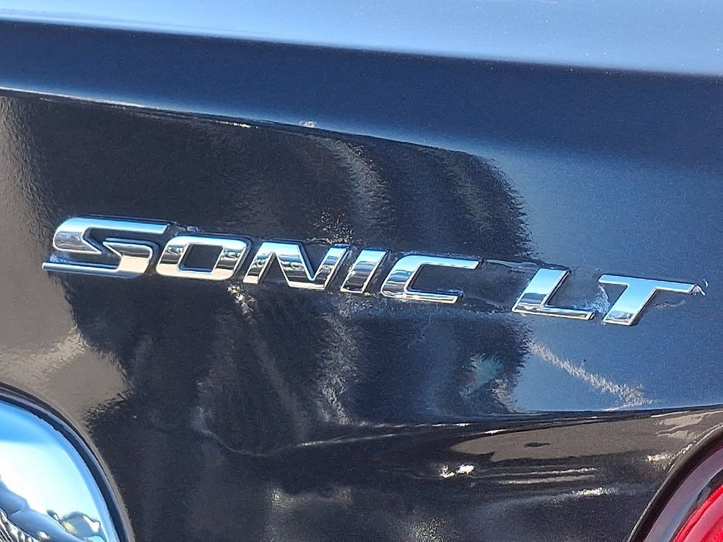 Used 2015 Chevrolet Sonic LT FWD image 30