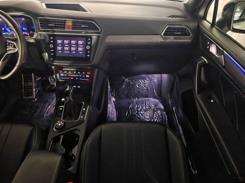 Used 2024 Volkswagen Tiguan SE R-Line image 30