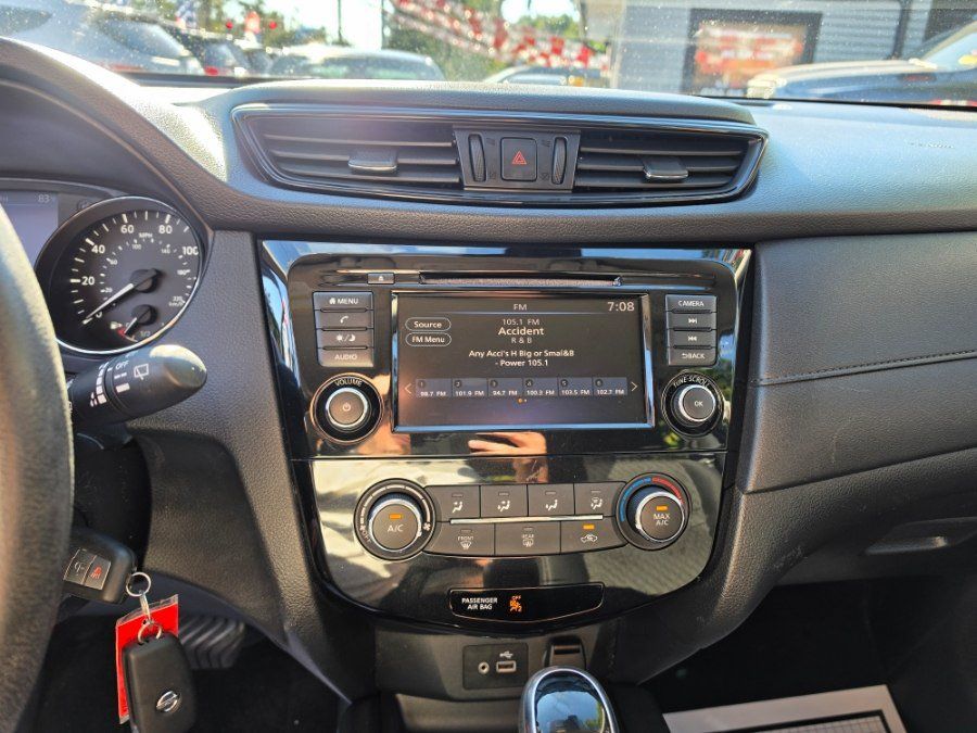 Used 2019 Nissan Rogue S AWD/4WD image 17