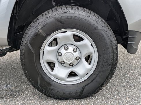 Used 2023 Toyota Tacoma TRD Sport image 11