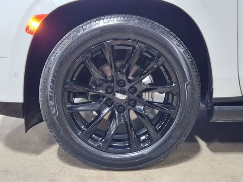 Used 2022 Cadillac Escalade ESV Sport Platinum w/ LPO, ONYX Package image 28