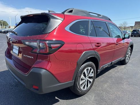 Used 2025 Subaru Outback Premium image 10