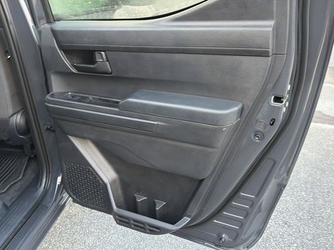Certified 2025 Toyota Tacoma SR5 AWD/4WD image 15