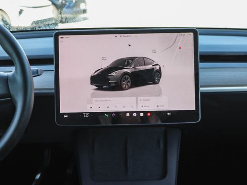 Used 2024 Tesla Model Y Long Range image 14