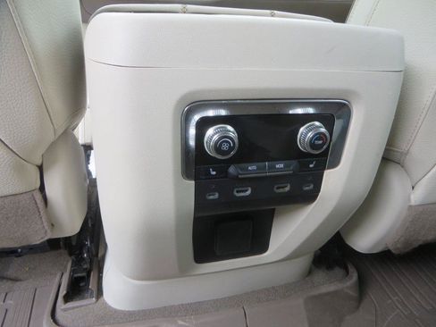 Used 2023 GMC Yukon Denali AWD/4WD image 32