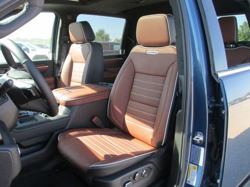 New 2026 GMC Sierra 2500 Denali Ultimate AWD/4WD image 11