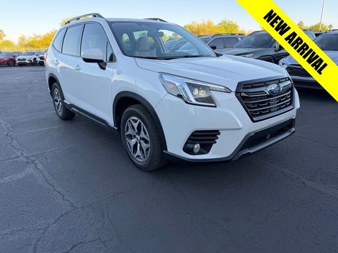 Used 2023 Subaru Forester Premium image 1