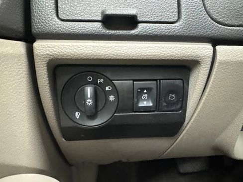 Used 2012 Ford Fusion SE FWD image 35