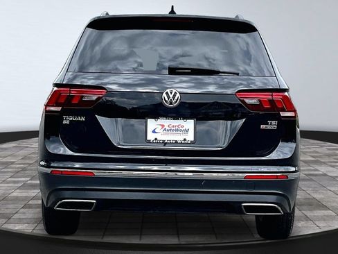Used 2018 Volkswagen Tiguan SE w/ Panoramic Sunroof Package AWD/4WD image 6
