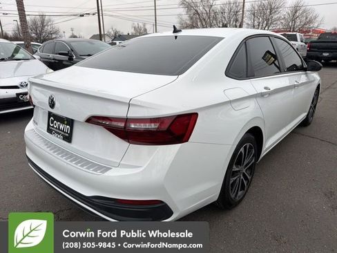 Used 2023 Volkswagen Jetta Sport image 5