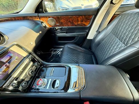 Used 2016 Jaguar XJ L Portfolio image 20