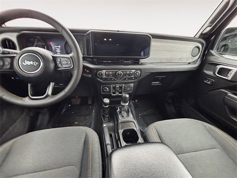 Used 2024 Jeep Wrangler Unlimited w/ Convenience Group image 11